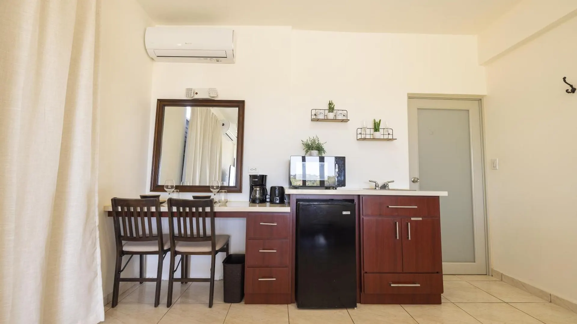 Rincon View Suites Matias